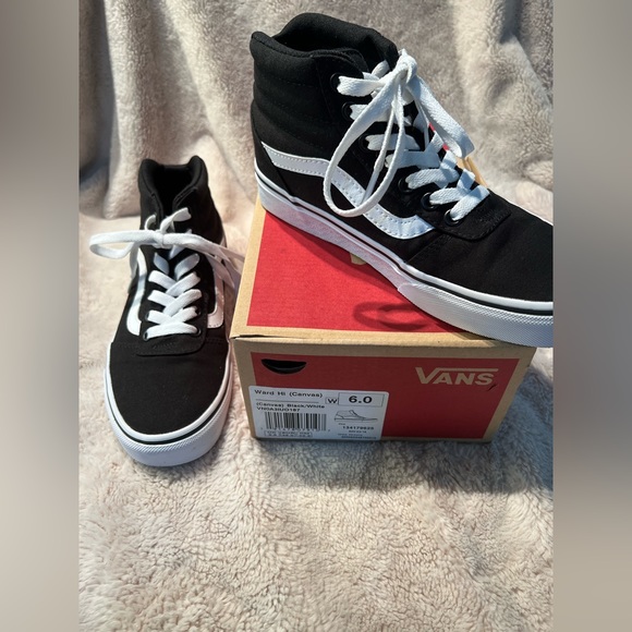 Vans Shoes - Vans Womens high top size 6 like new